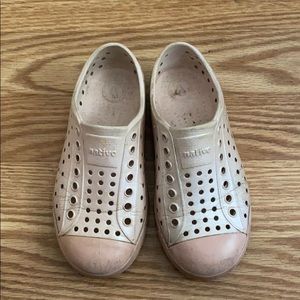 Natives metallic pastel pink